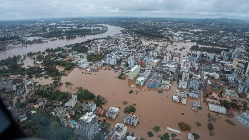 Ciclone tem baixo potencial para estragos e já se afasta do RS, diz meteorologista