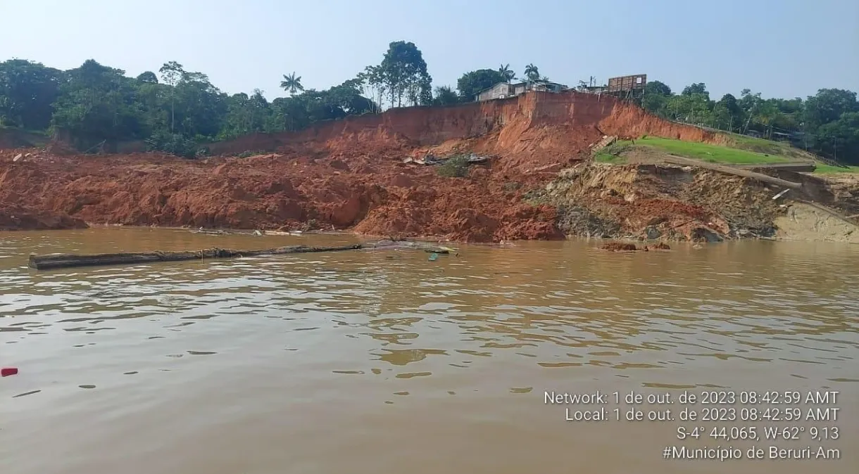 Deslizamento no interior do Amazonas deixa pelo menos 1 morto e 4 desaparecidos