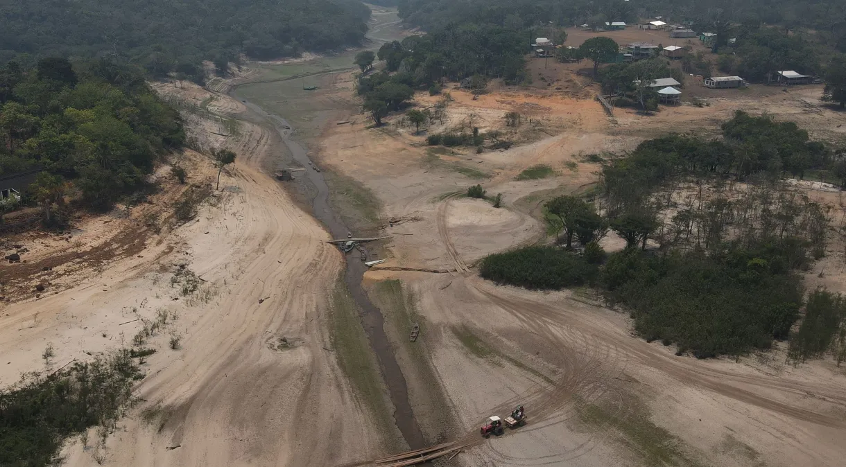 Seca no Amazonas: Rio Negro atinge menor nível em 121 anos, com apenas 13,59 metros