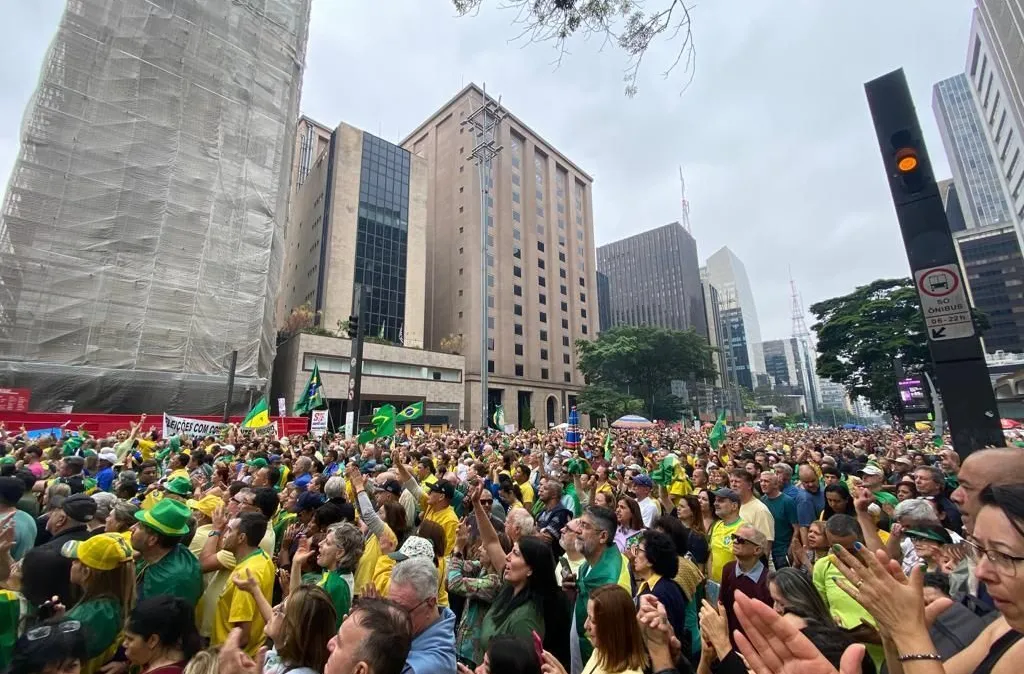 Bolsonaristas fazem protesto em SP pela morte de réu do 8/1