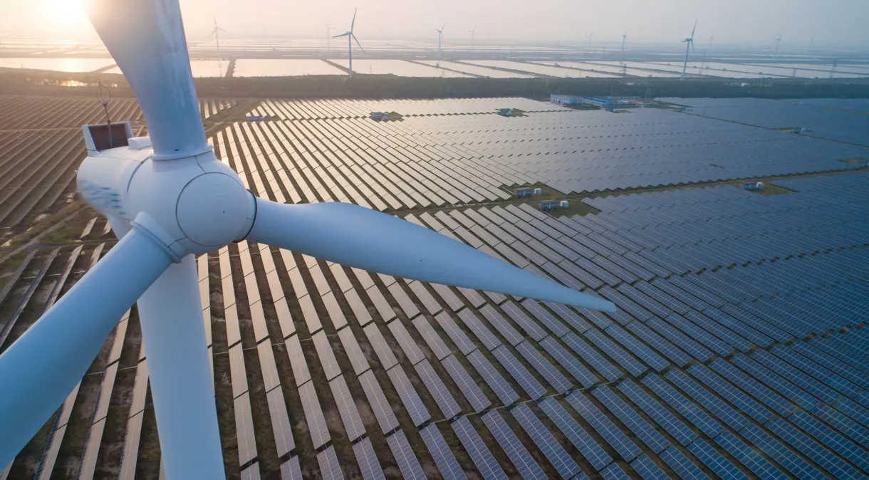 Empregabilidade na área da energia renovável cresce, mas falta mão de obra qualificada, diz relatório