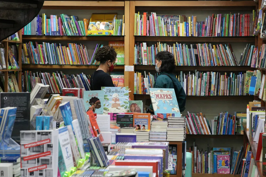 66% dos alunos brasileiros não leem textos com mais de dez páginas, diz estudo