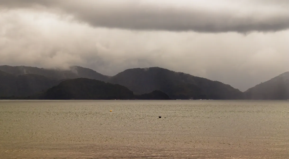 Baixada Santista tem alerta para até 220 milímetros de chuva entre hoje e sábado
