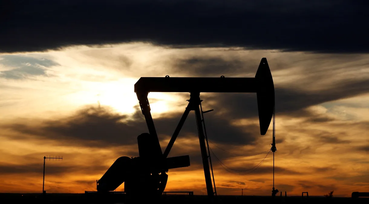 Petróleo sobe mais de 3% em meio a tensões no Oriente Médio