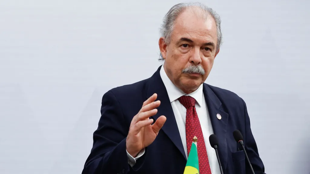 Mercadante é cotado para assumir Petrobras, dizem fontes