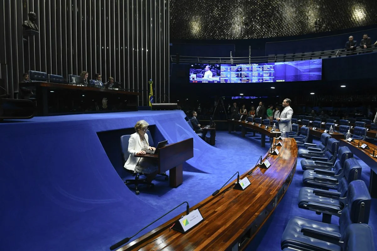 Senado aprova urgência para projeto que altera Lei da Ficha Limpa