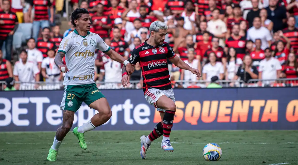 Brasileirão: joia da base faz no fim, e Palmeiras arranca empate do Flamengo