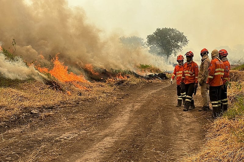 Preocupação é pelo aumento das temperaturas, diz secretário nacional de Defesa Civil à CNN