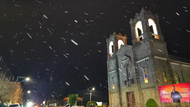 Cidade de São Joaquim (SC) tem neve e temperatura de 0,3°C; veja imagens