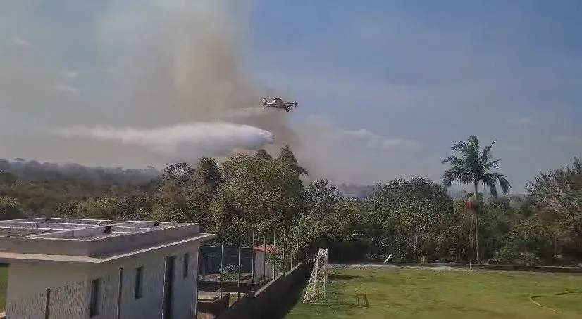 Incêndio volta a atingir área próxima ao Aeroporto de Brasília