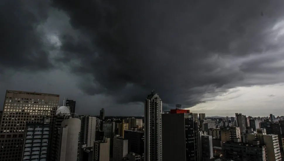 Sul, Sudeste e Centro-Oeste têm alerta para tempestades