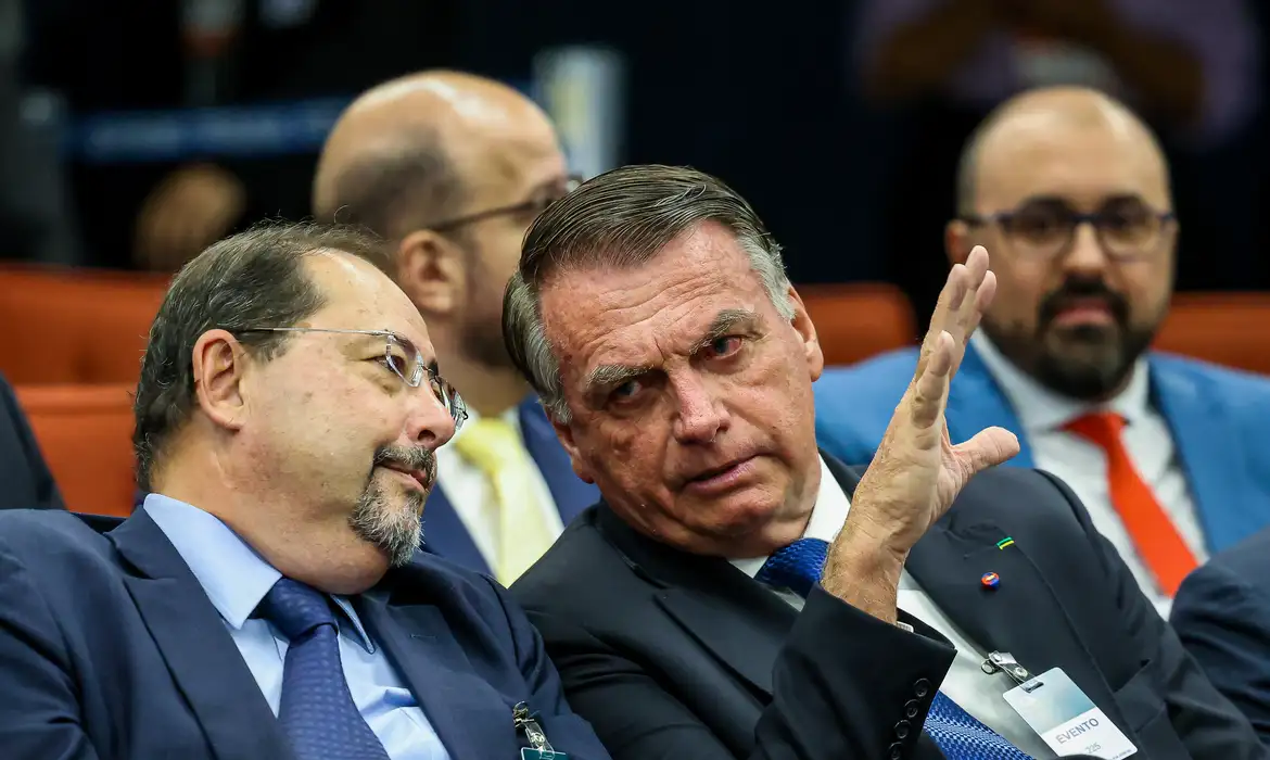 Supremo Tribunal Federal decide julgar Bolsonaro por tentativa de golpe de Estado