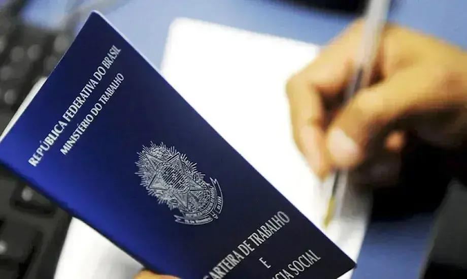 Mercado de trabalho brasileiro mostra sinais de recuperação em 2025