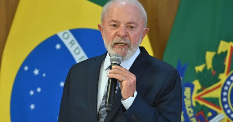 Lula critica tarifaço de Trump e fala em “apartheid americano”