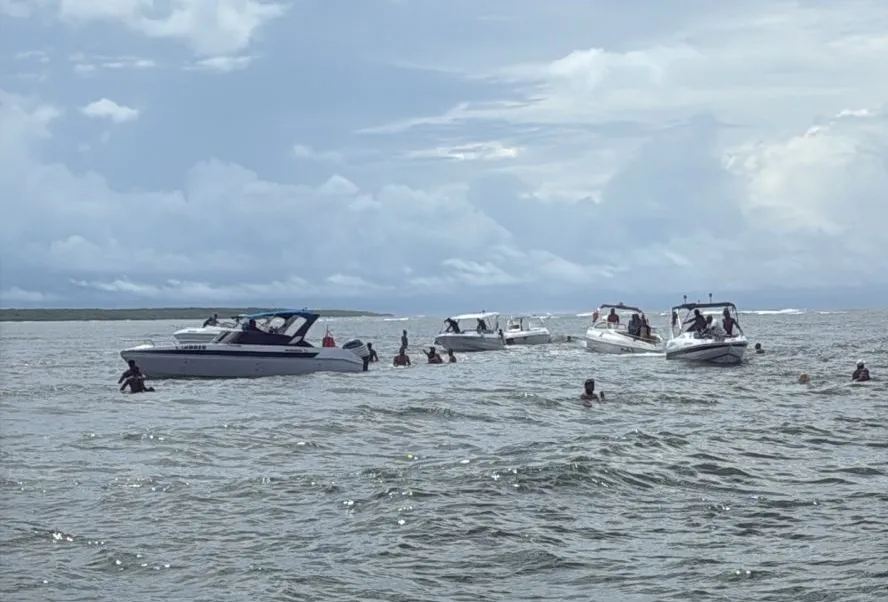 Morro de São Paulo: lancha inunda e 14 pessoas são resgatadas no mar