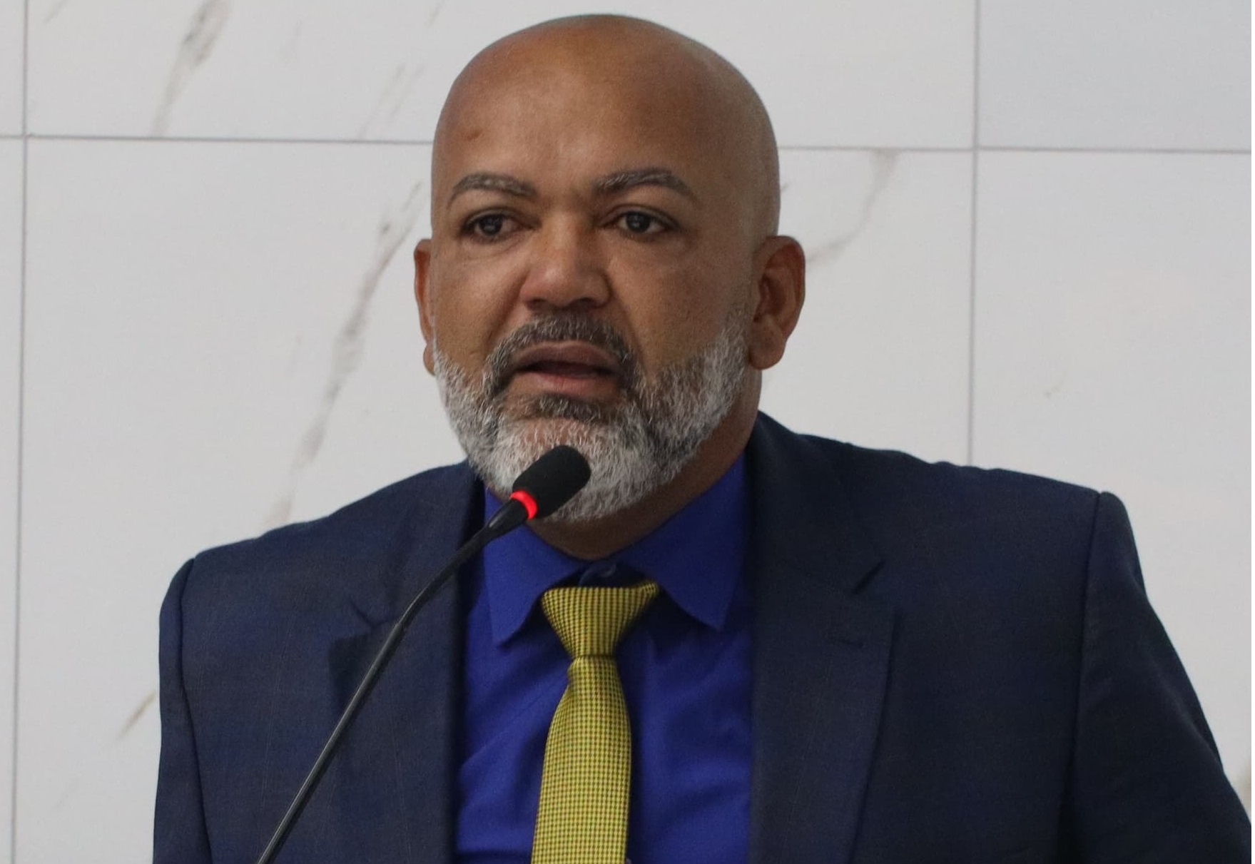 “O Xerife” ataca de novo! Soldado Andrade abre nova representação contra Niltinho e denuncia Câmara como “cassino de gratificações”