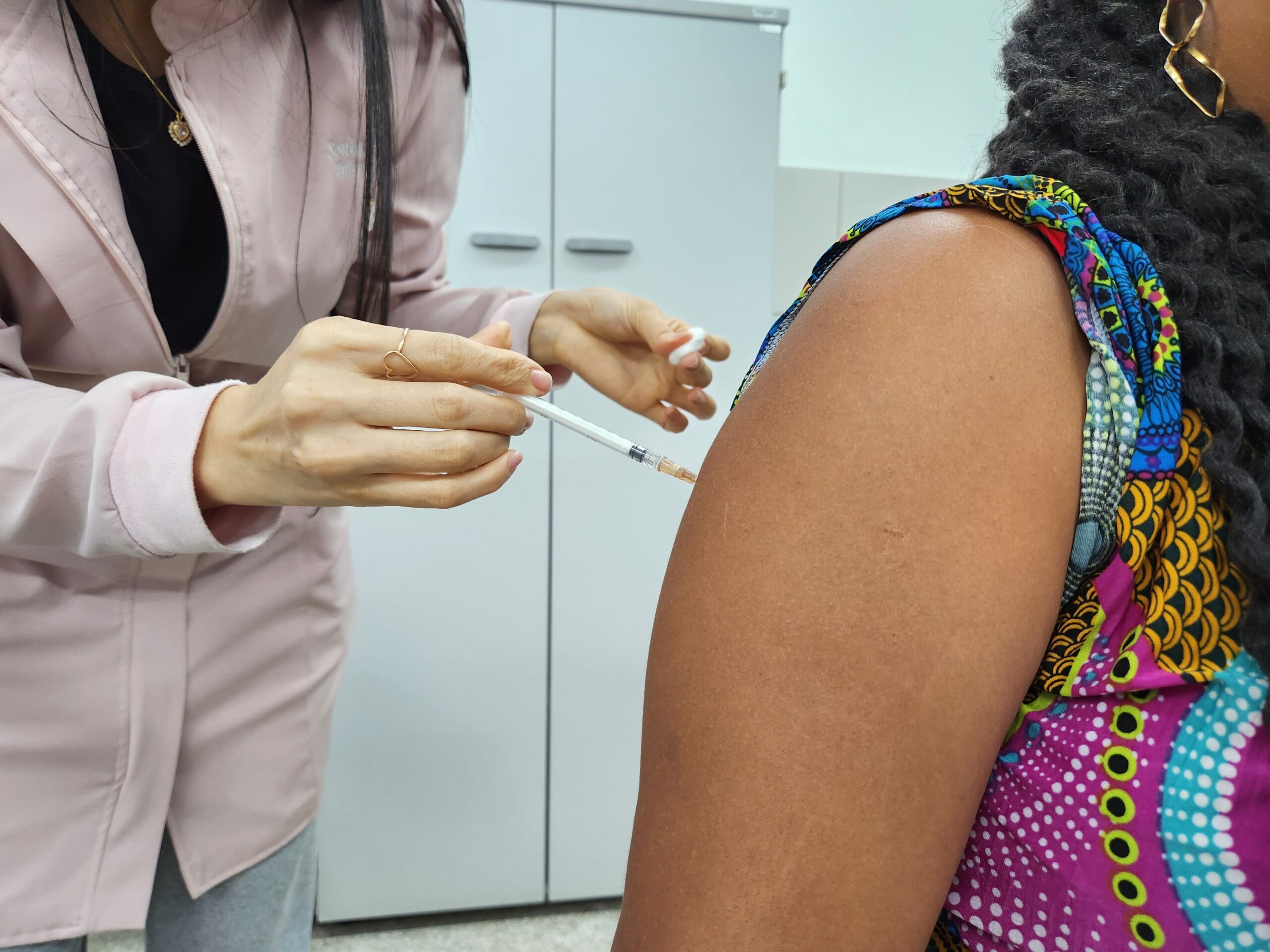 Vacina contra influenza é liberada para toda população a partir de seis meses de idade