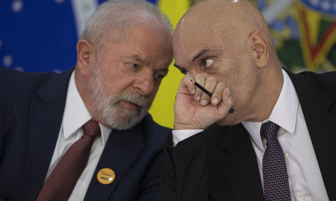 Governo Lula inicia articulação diplomática para barrar possível sanção dos EUA a Alexandre de Moraes