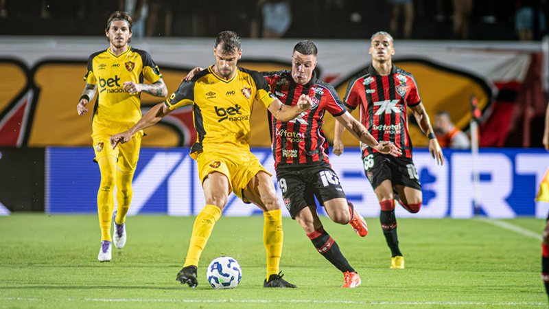 Vitória vacila no fim e empata com o Sport no Barradão
