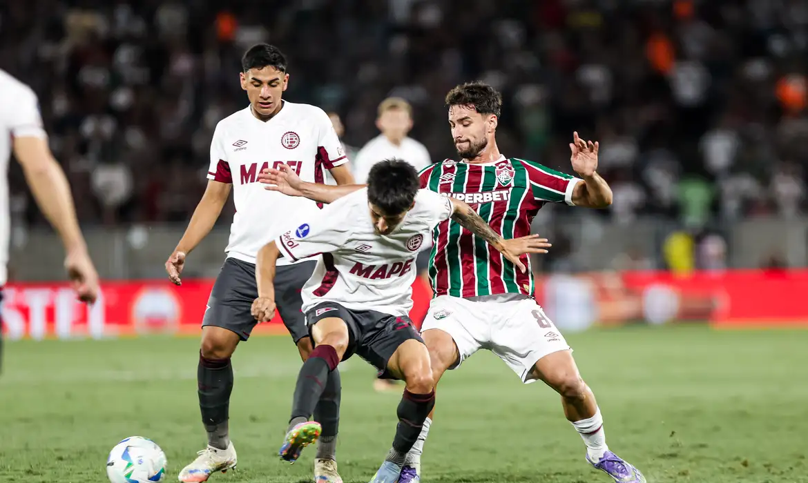 Fluminense cede empate ao Lanús e acaba eliminado da Sul-Americana