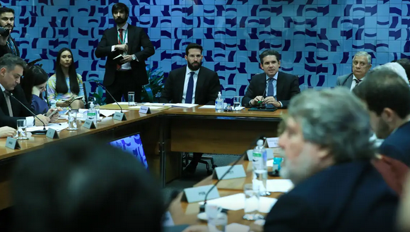 Líderes devem avaliar hoje isenção do IR até R$ 5 mil, diz Motta