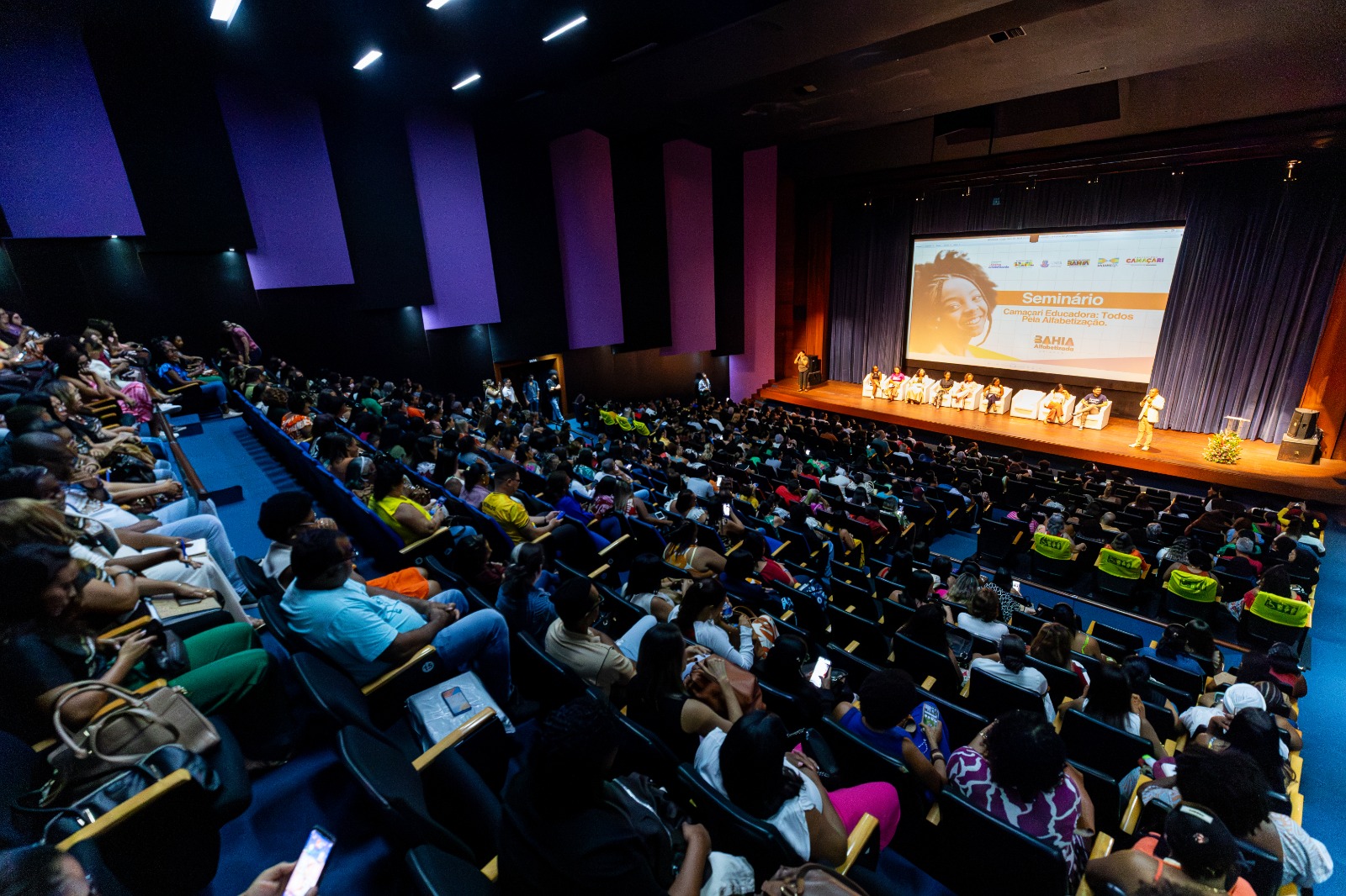 Camaçari adere ao programa Bahia Alfabetizada e inicia formação de educadores