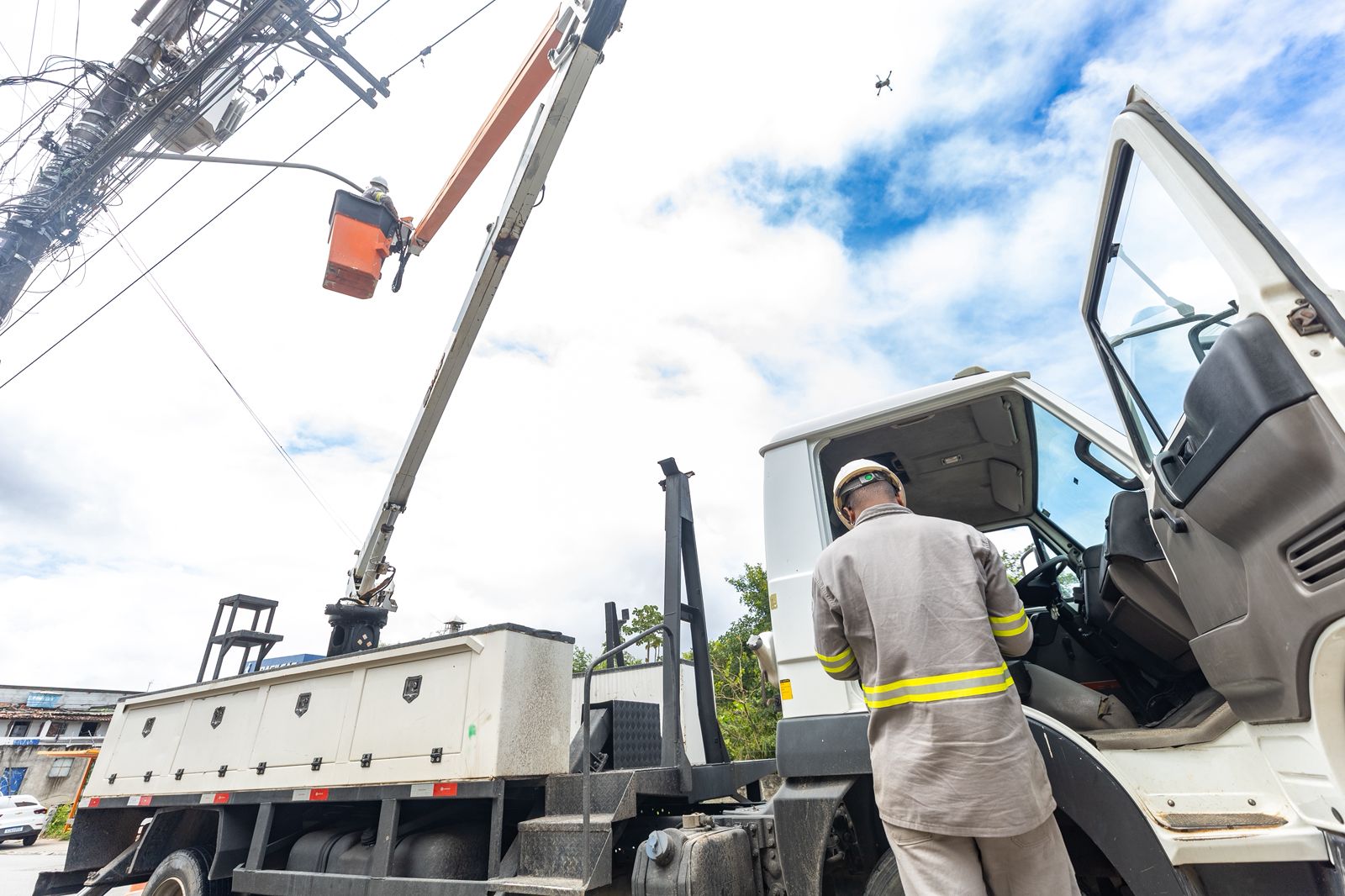 Sesp amplia iluminação pública em Camaçari com instalação de mais de mil luminárias LED