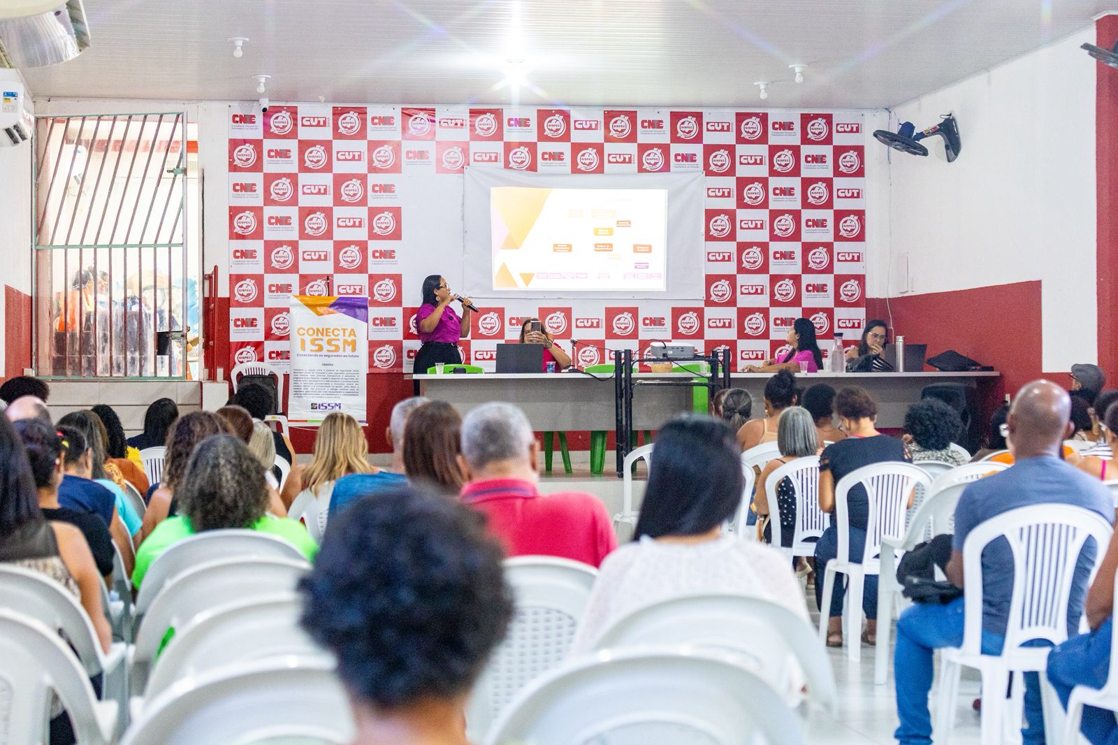 ISSM realiza Conecta Móvel para professores no Sispec