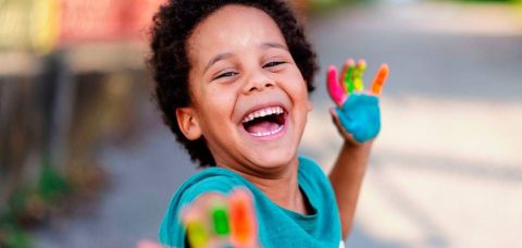 Comissão aprova projeto que multa quem deixar criança sozinha em condomínio