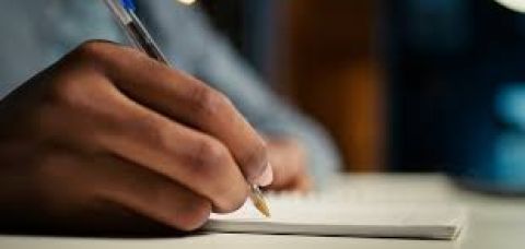 MOVER oferece 5 mil bolsas de idiomas para pessoas negras