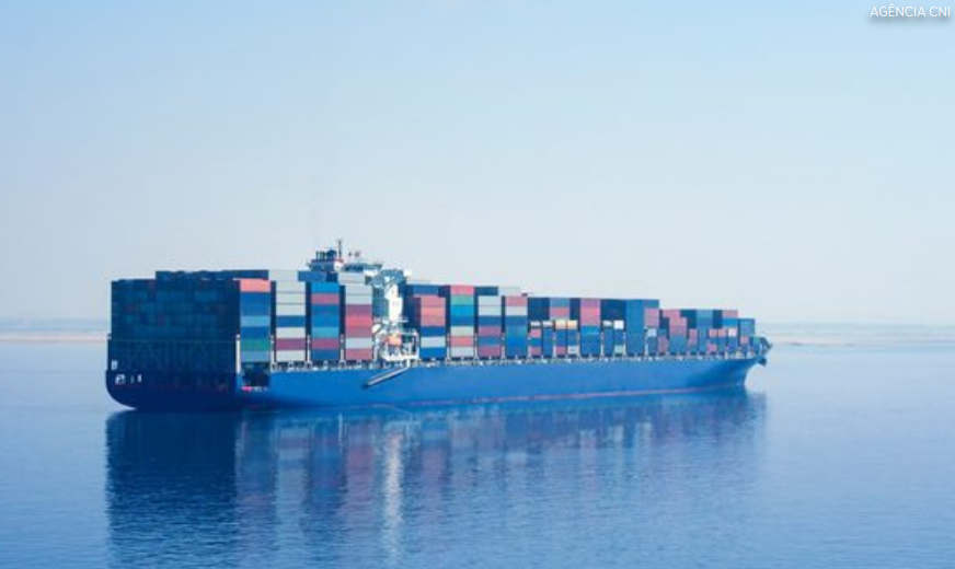 País bate recorde de exportação, importação e corrente de comércio no ano