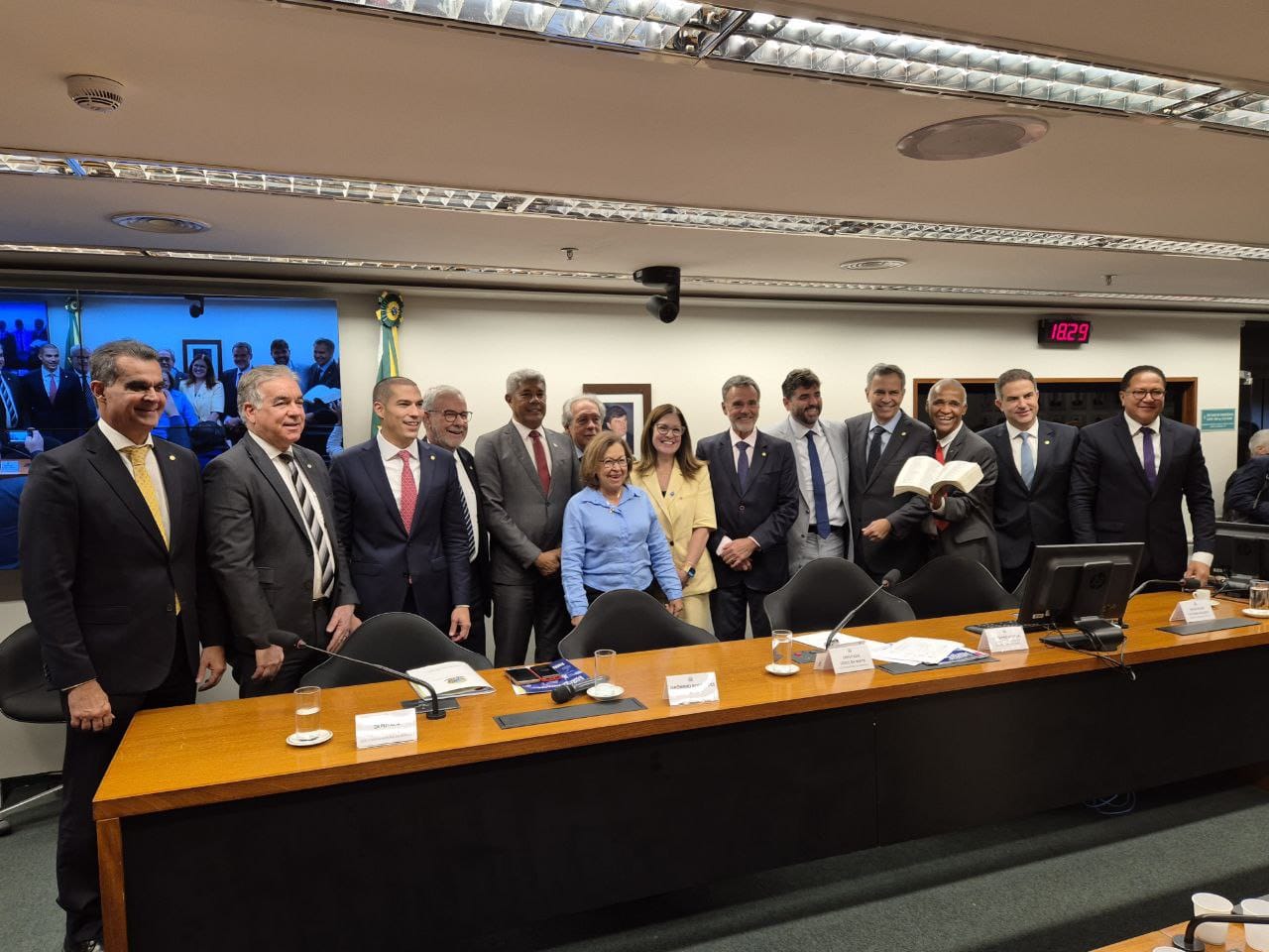 Em Brasília, Jerônimo Rodrigues debate prioridades na segurança, saúde e agricultura familiar com deputados federais da bancada baiana