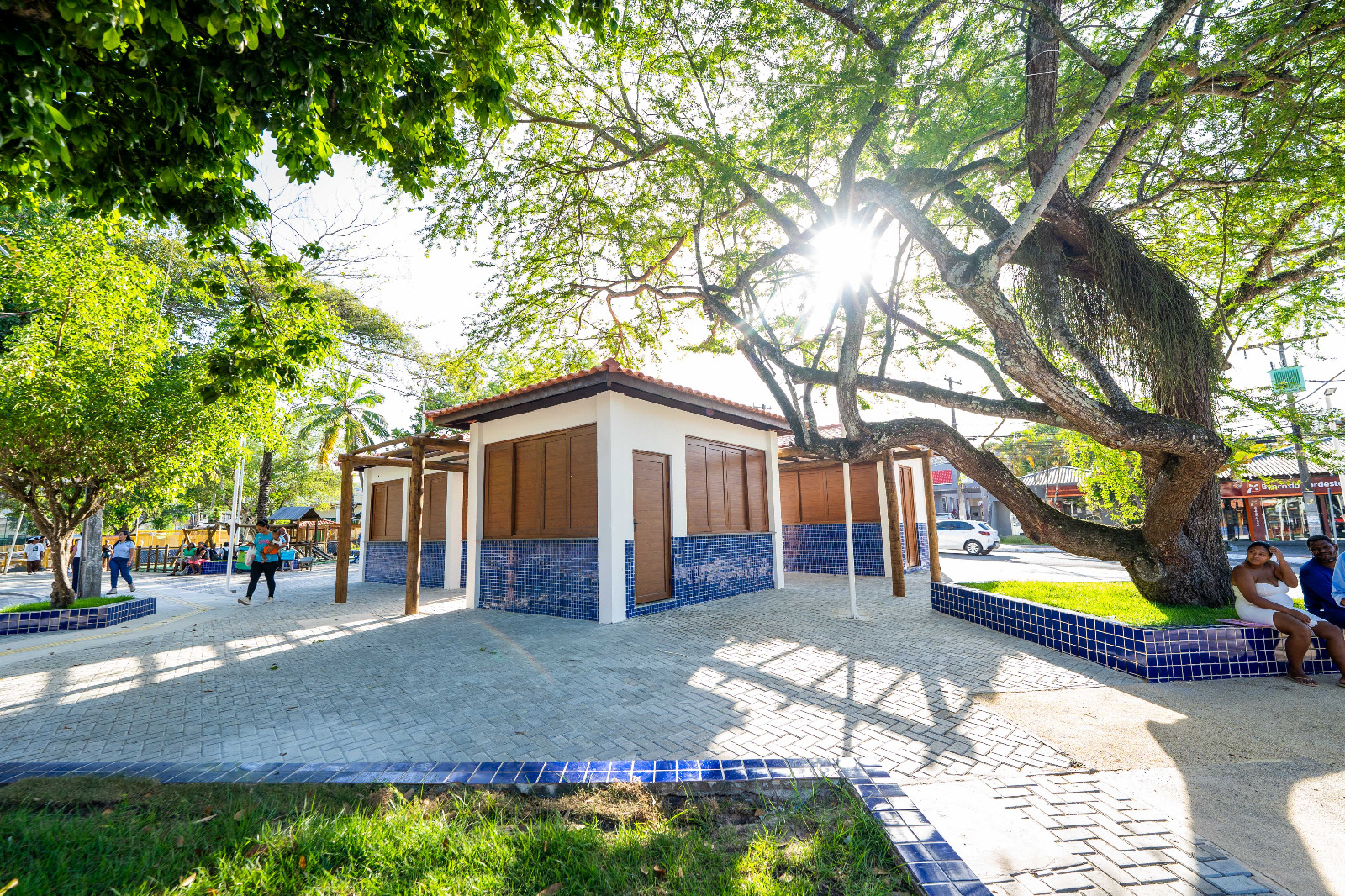 Permissionários recebem novos quiosques em mais uma etapa das obras do Centro Histórico