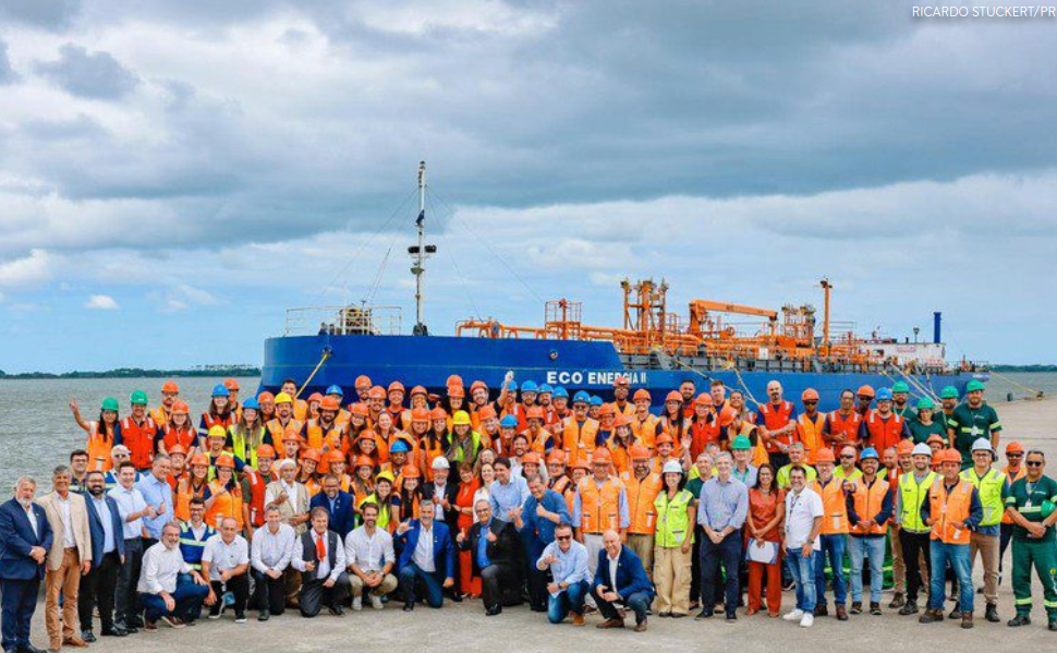 ‘Precisamos construir uma soberania energética’, diz Lula durante assinatura de contratos da Petrobras