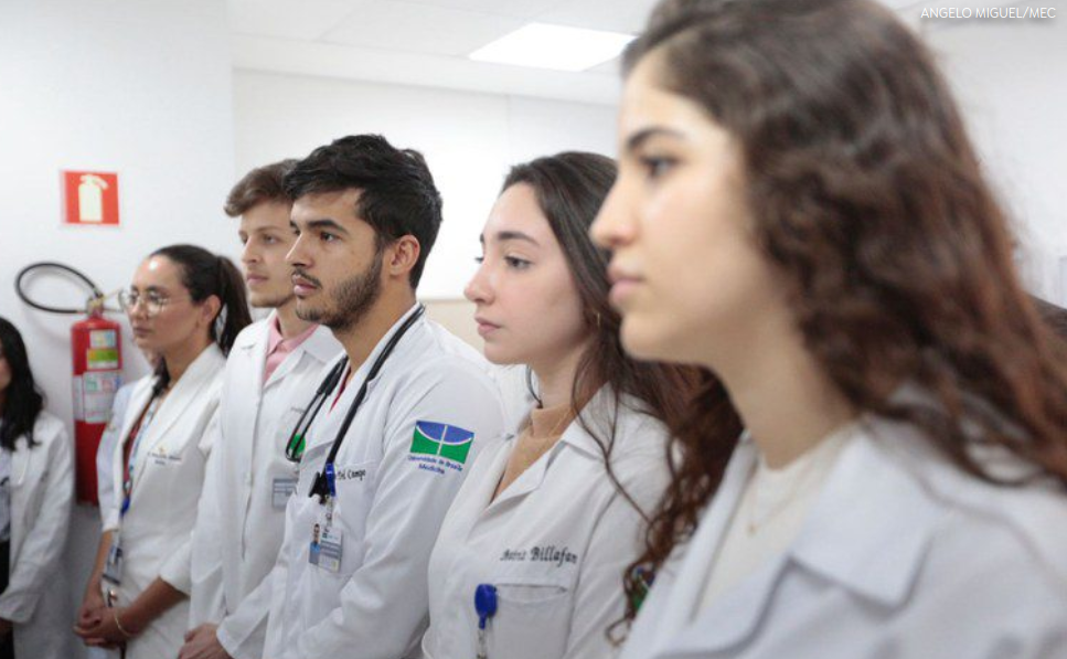 Lançado edital Bolsa Permanência para estudantes do Mais Médicos