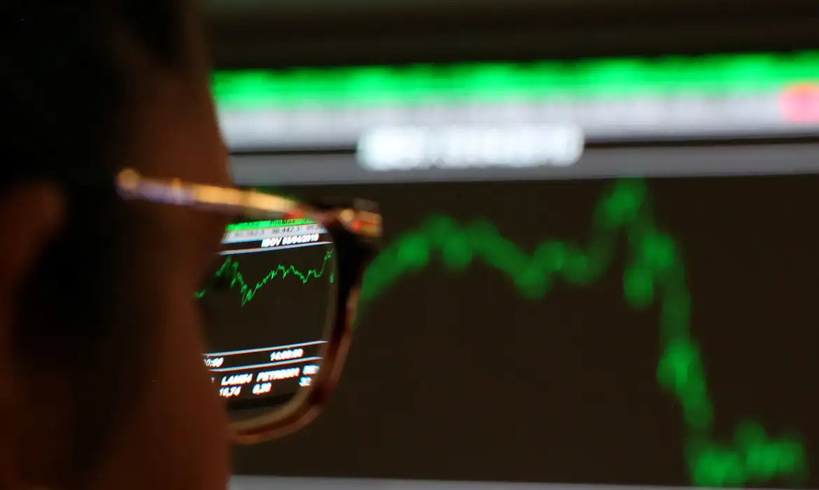 Bolsa volta a bater recorde com redução de tensões externas