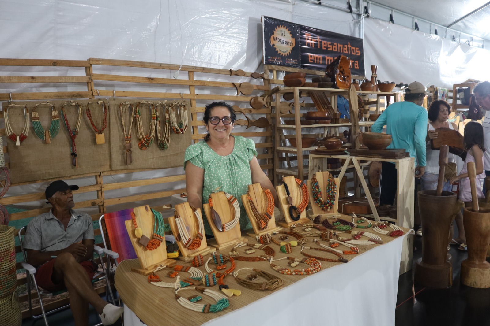 Feira de Artesanato de Guarajuba segue até 28 de fevereiro