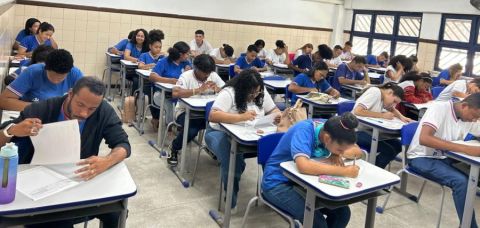 Pé-de-Meia: MEC começa pagar parcelas incentivo-conclusão e Enem