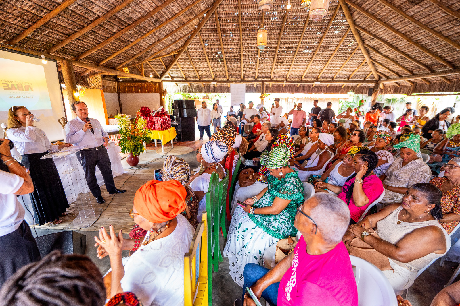 Baianas de acarajé recebem certificados de qualificação