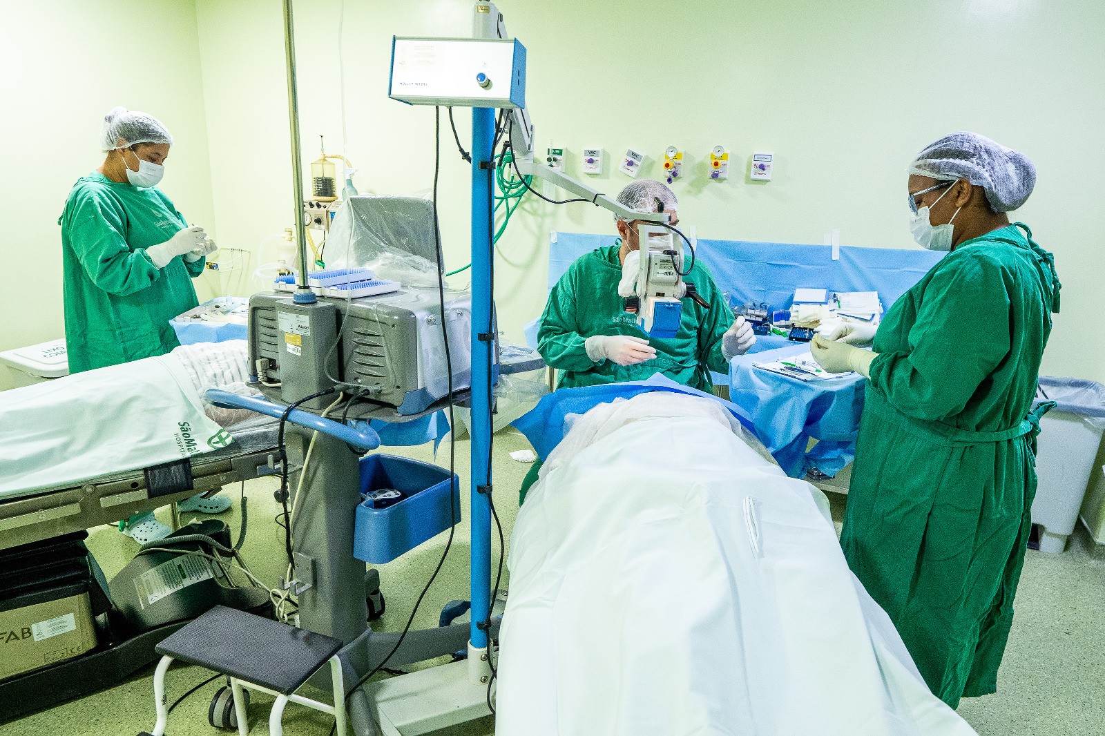 Cirurgias eletivas: procedimento de catarata beneficia 110 pacientes em Camaçari