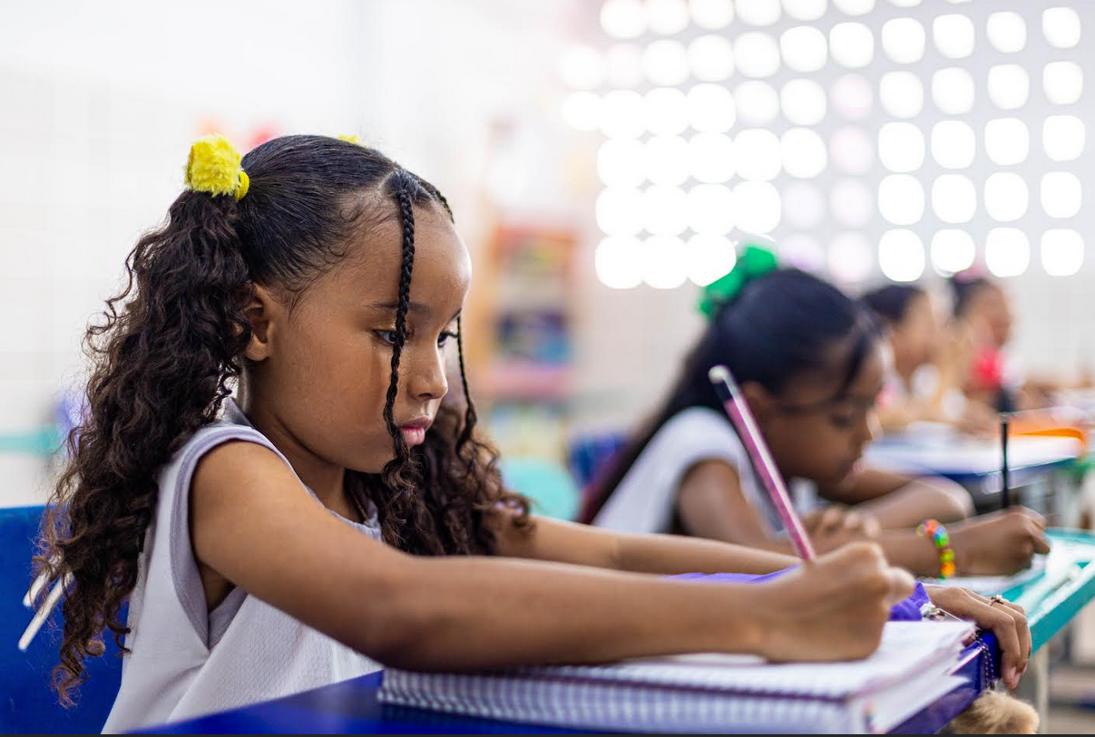Camaçari avança na educação e supera meta de alfabetização na idade certa