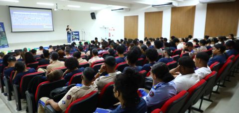 Ação leva profissionais para conversar com estudantes da rede pública