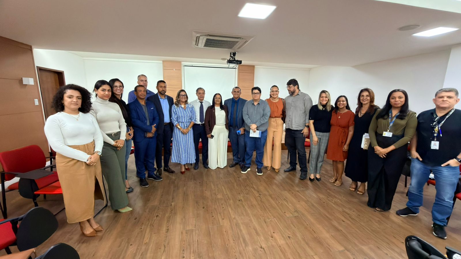 Sesau realiza reunião para discutir pontos fundamentais do projeto de lei da Policlínica Regional