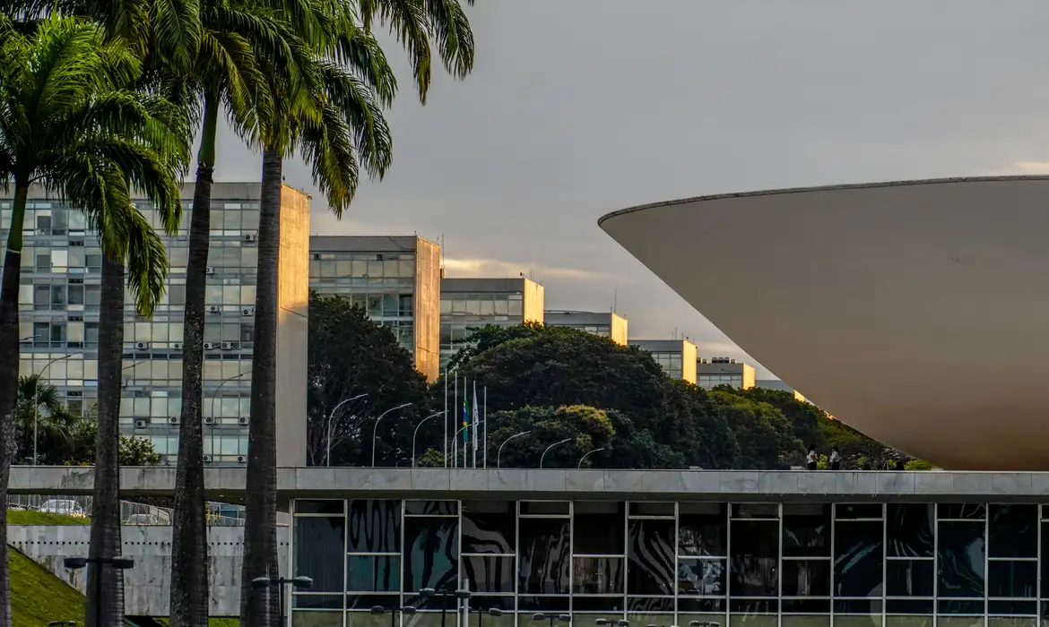 Congresso se aproxima do recesso sem votar PEC 6×1 e PL da Misoginia