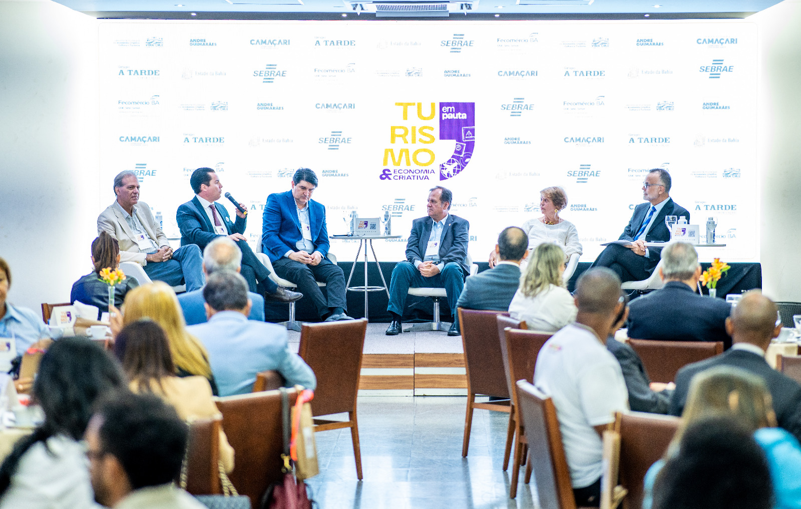 Camaçari é destaque em debate sobre turismo e economia criativa na Bahia