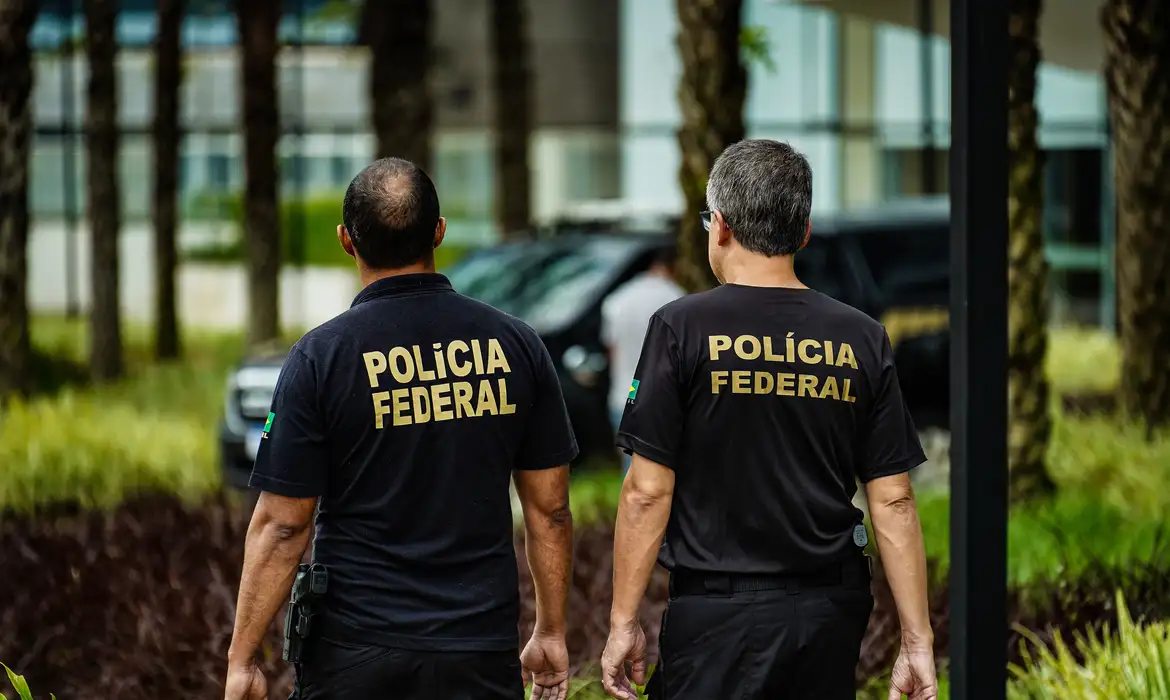 PF faz ação contra apologia ao nazismo no interior do Rio de Janeiro