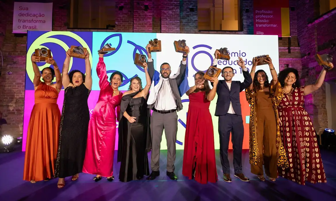 Conheça projetos finalistas do prêmio Educador Nota 10
