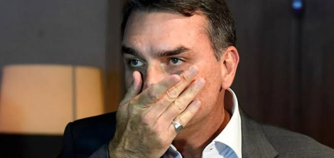 Flávio Bolsonaro pode ser preso nos EUA após fuga? Juristas explicam o que acontece agora