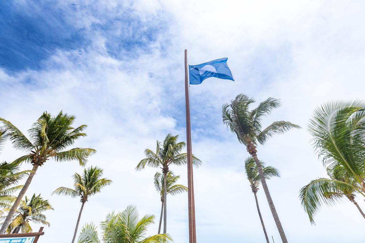 Camaçari se destaca no Nordeste e amplia de duas para quatroaspraias certificadas pelo Bandeira Azul