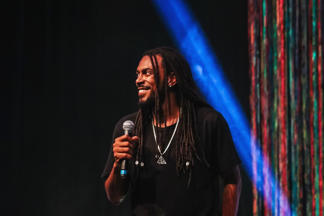 Teatro Cidade do Saber recebe espetáculo inédito de Jhordan Matheus
